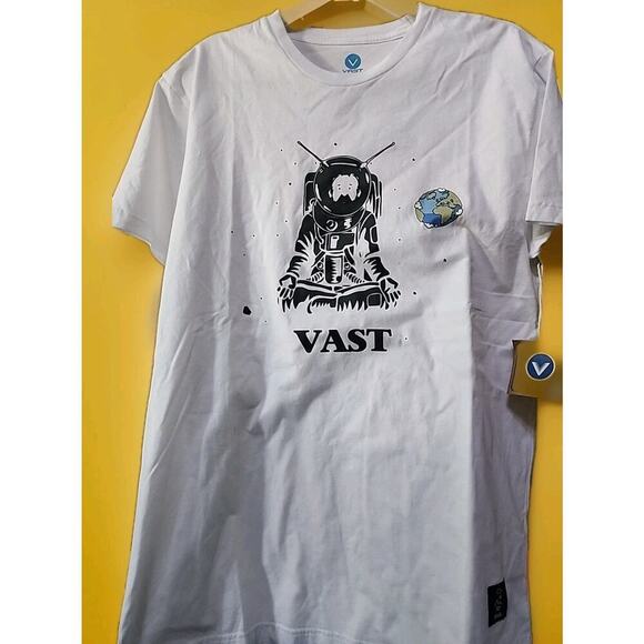 New Vast Men’s Black Graphic Tee Shirt Medium Surfer Yogi Space A130 NWT - Picture 1 of 6